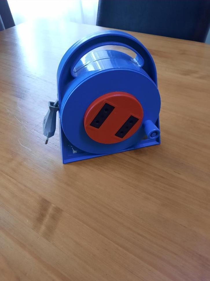 verlengdraad 10 meter platte stekker en platte kabel, Doe-het-zelf en Bouw, Elektriciteit en Kabels, Gebruikt, Kabel of Snoer