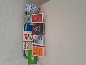 10 boeken speelkaarten beschikbaar voor biedingen