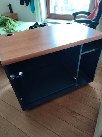 Desktop voor pc beschikbaar voor biedingen