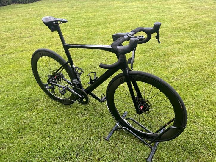 BMC Roadmachine 01 FIVE SRAM FORCE MAAT 56 TOPCONDITIE 2023, Fietsen en Brommers, Fietsen | Racefietsen, Zo goed als nieuw, Heren