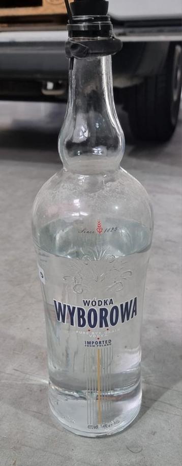 Gin Bombay Sapphire, Enlèvement, Boissons