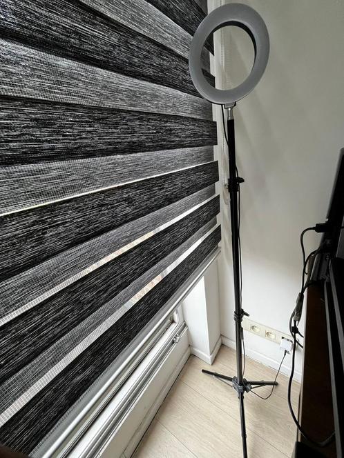 Ring light LED avec trépied réglable – Éclairage photo/vidéo, Audio, Tv en Foto, Fotografie | Fotostudio en Toebehoren, Zo goed als nieuw