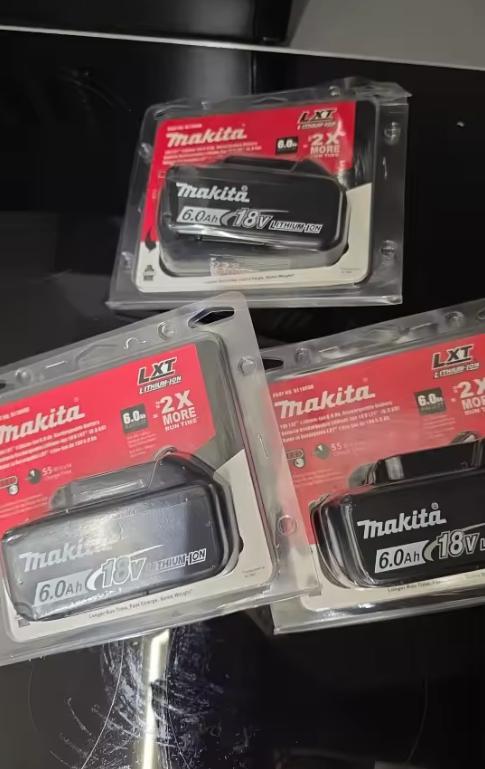 Lot de 3 batteries 18V 6.0Ah compatibles Makita + chargeur, Doe-het-zelf en Bouw, Gereedschap | Machine-onderdelen en Toebehoren