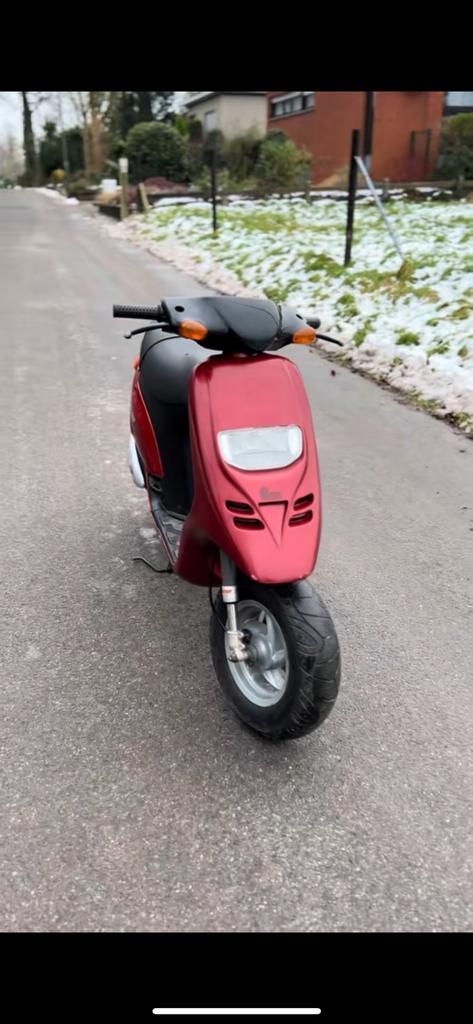 Piaggio typhoon, Fietsen en Brommers, Scooters | Piaggio, Zo goed als nieuw, Overige modellen, Klasse B (45 km/u), Tweetakt, Ophalen