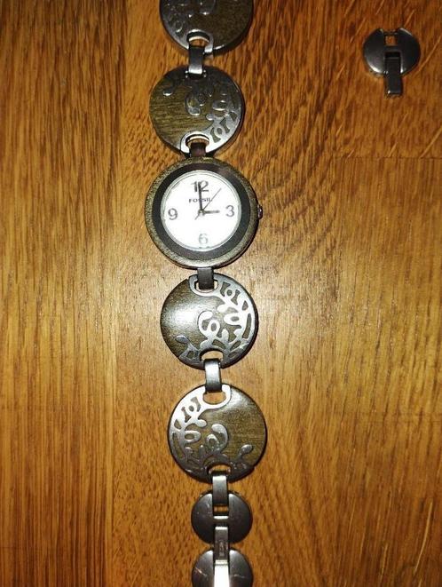 dames uurwerk van het merk "Fossil", Handtassen en Accessoires, Horloges | Dames, Zo goed als nieuw, Polshorloge, Fossil, Overige materialen