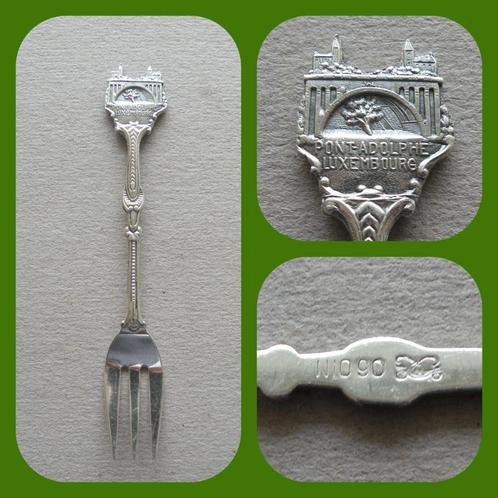 Vorkje Pont Adolphe in Luxembourg     (Verzendkosten € 1,90), Verzamelen, Porselein, Kristal en Bestek, Zo goed als nieuw, Bestek
