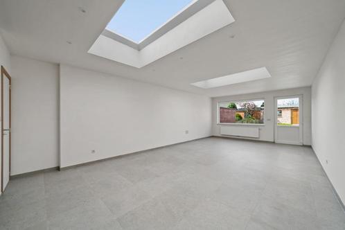 Jolie maison 4 chambres avec garage et jardin, Immo, Huizen en Appartementen te koop, Provincie West-Vlaanderen, 200 tot 500 m²