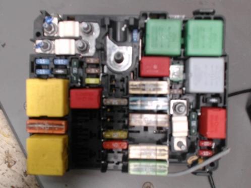 Boitier fusibles Peugeot 208 2012-2015 9804848580 (341), Auto-onderdelen, Overige Auto-onderdelen, Peugeot, Gebruikt, Ophalen