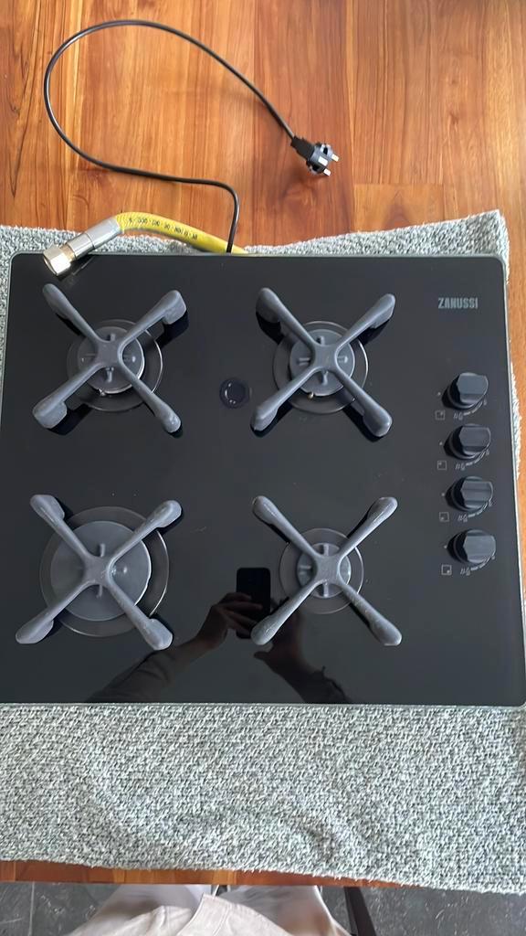 Zanussi GAS kookplaat  ZGO63414BA 58 cm 4 kookzones, Elektronische apparatuur, Kookplaten, Zo goed als nieuw, Inductie, 4 kookzones