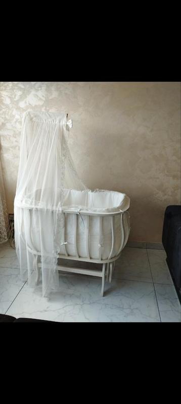 Baby bed   beschikbaar voor biedingen
