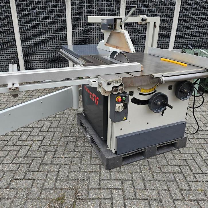 Robland zaagmachine Met roltafel, Doe-het-zelf en Bouw, Gereedschap | Zaagmachines, Cirkelzaag, Ophalen