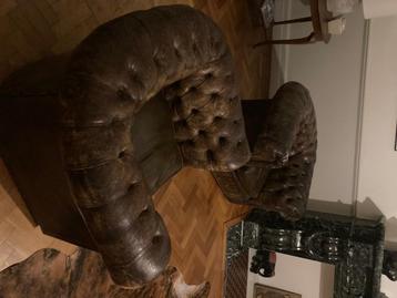 2 chesterfield fauteuils, Huis en Inrichting, Stoelen, Ophalen, Gebruikt, Bruin, Twee