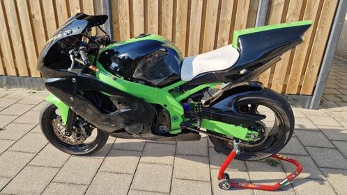 Circuitmotor, Motoren, Motoren | Kawasaki, Particulier, Super Sport, meer dan 35 kW, 4 cilinders, Motorrijbewijs A, Ophalen