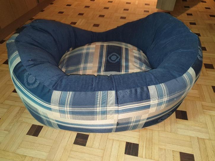 Hondenmand 68 x 60 cm (binnenste 40 x 35 cm), Dieren en Toebehoren, Hondenmanden, Gebruikt, Stof, Ophalen