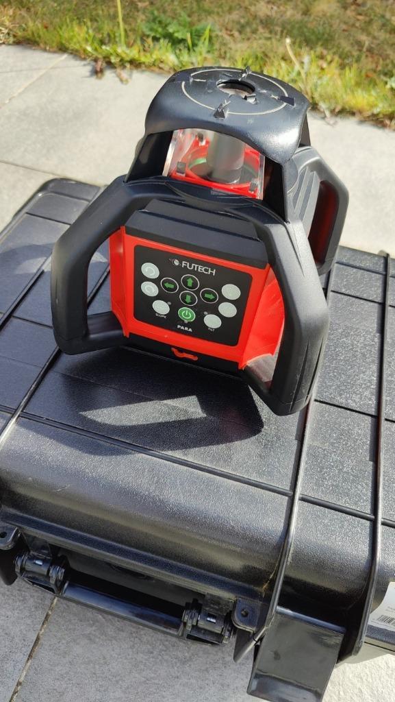 FUTECH PARA rotatielaser + ontvanger + Ruler + Statief, Doe-het-zelf en Bouw, Meetapparatuur, Zo goed als nieuw, Ophalen