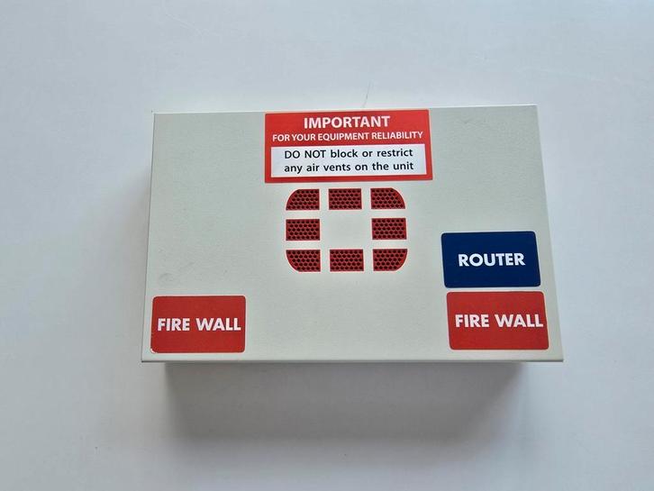 Fortinet fortigate FG-30E, Computers en Software, Netwerk switches, Zo goed als nieuw, Ophalen of Verzenden