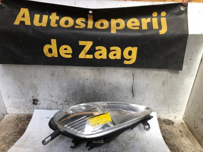 Phare gauche d'un Fiat Punto Grande, Autos : Pièces & Accessoires, Éclairage, Fiat, Utilisé, 3 mois de garantie, Enlèvement ou Envoi