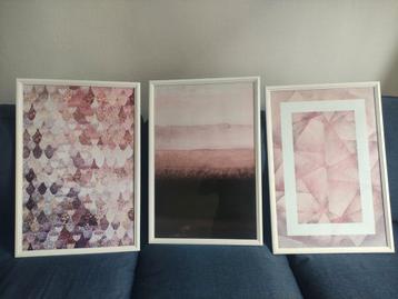 Set of three beautiful images in rose with white frames  beschikbaar voor biedingen