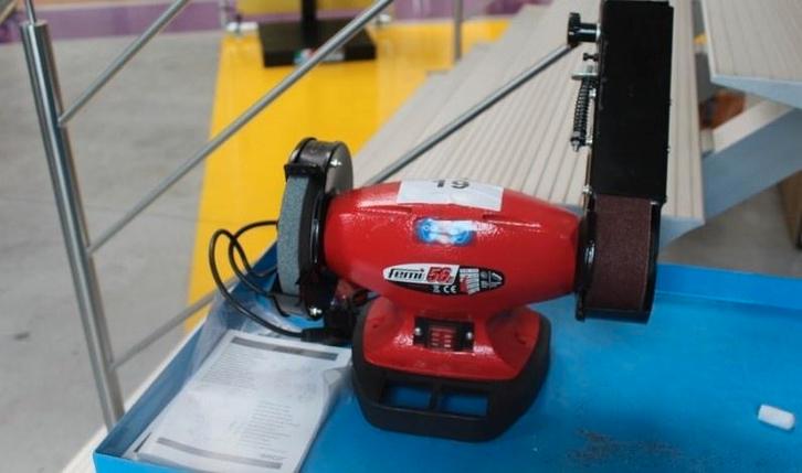 Semi-professionele bandschuurmachine Femi 56N Combi, Doe-het-zelf en Bouw, Gereedschap | Schuurmachines, Nieuw, Bandschuurmachine