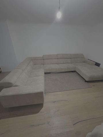 Grote beige alcantare zetel beschikbaar voor biedingen