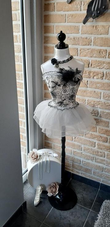 Decoratieve paspop met kleedje - H 145 cm beschikbaar voor biedingen