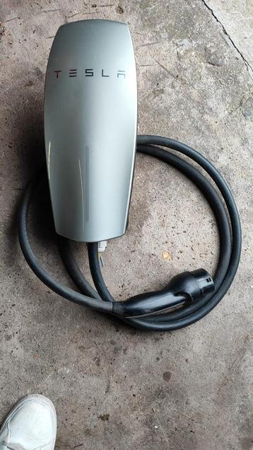 Tesla wall connector beschikbaar voor biedingen