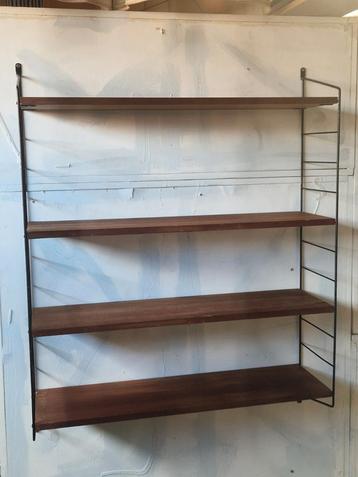 String boekenrek ,  groot wandrek met 4 planken,  whb tomado beschikbaar voor biedingen