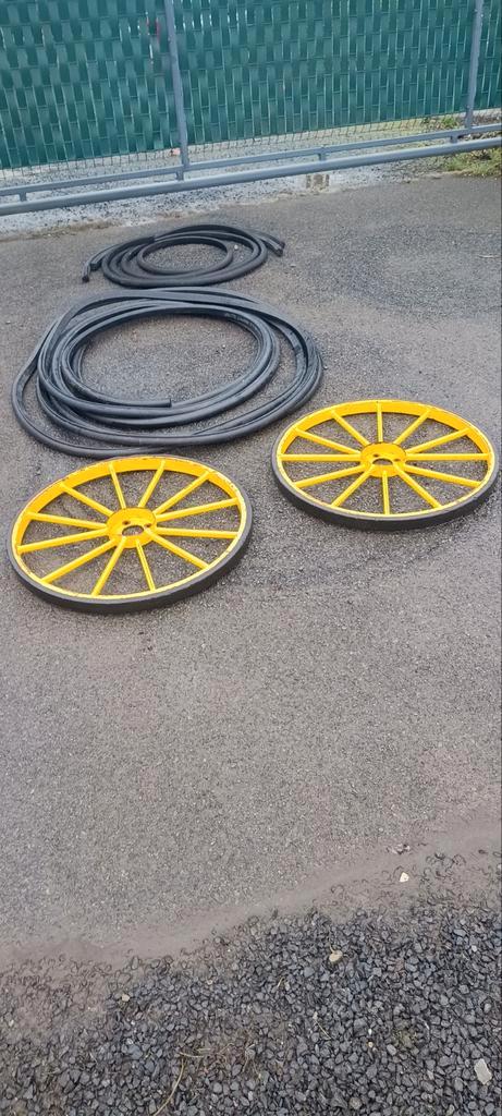 Roue en fer + bande en caoutchouc., Dieren en Toebehoren, Rijtuigen en Koetsen