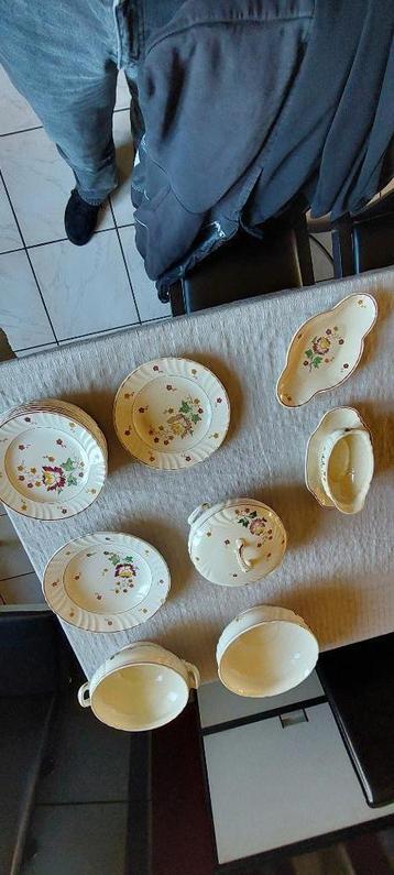 Enamels de Longwy aardewerk servies met CHCYPRUS decor  beschikbaar voor biedingen