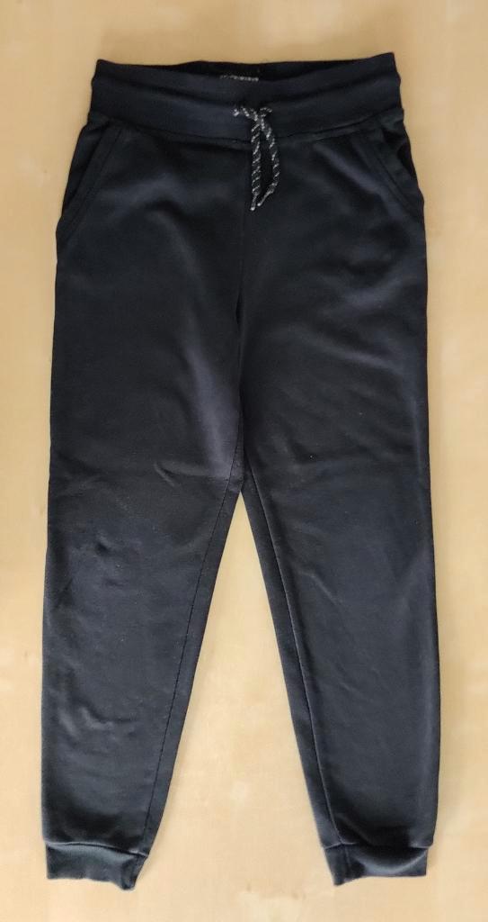 Zwarte joggingbroek Primark, maat 7/8 jaar, Kinderen en Baby's, Kinderkleding | Maat 122, Gebruikt, Jongen, Broek, Ophalen of Verzenden