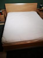 Bed + lattenbodem 160 x 200 cm lang + nachttafel, Ophalen, Gebruikt, Beige, Tweepersoons