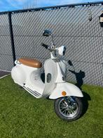 Elektrische Vespa lookalike. Vaste prijs., Fietsen en Brommers, Ophalen, 1 versnellingen, Klasse B (45 km/u), Zo goed als nieuw