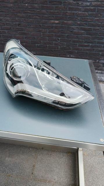 Koplamp rechts Veloster beschikbaar voor biedingen