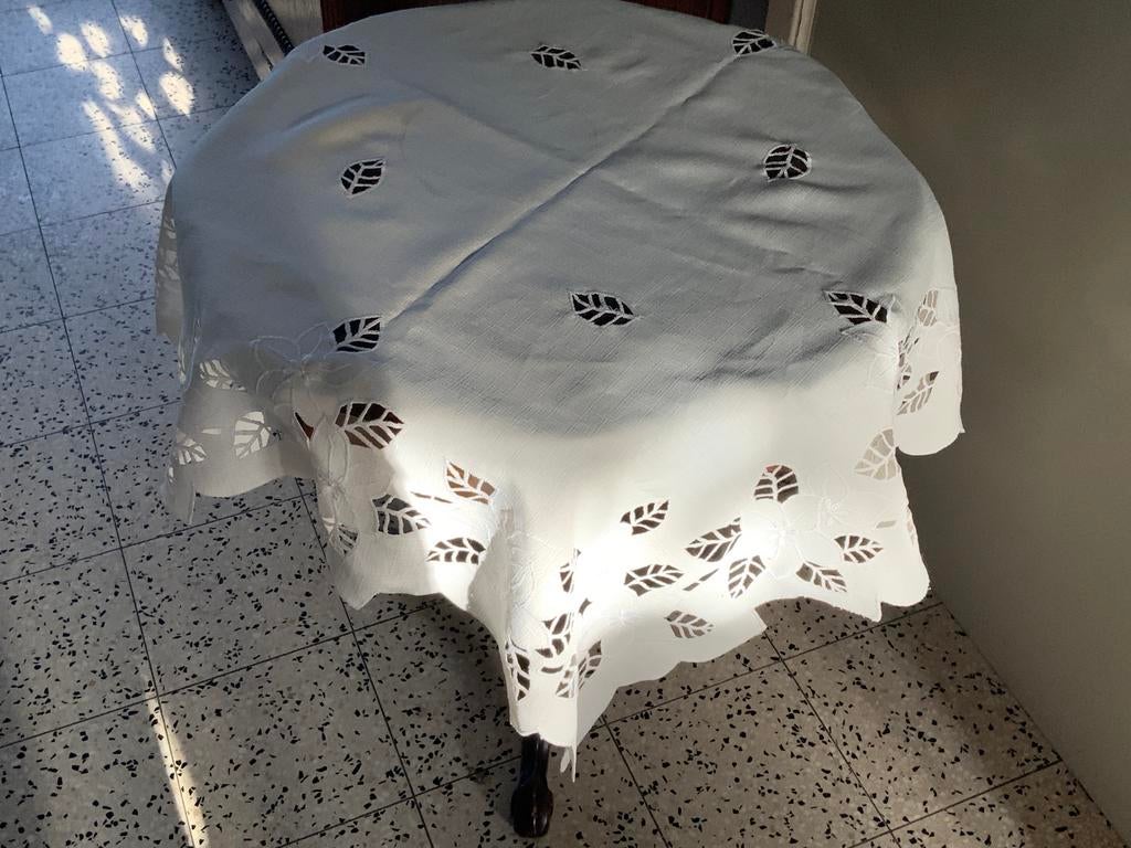 Nappe vintage, Antiquités & Art, Antiquités | Vêtements et Textile, Enlèvement ou Envoi