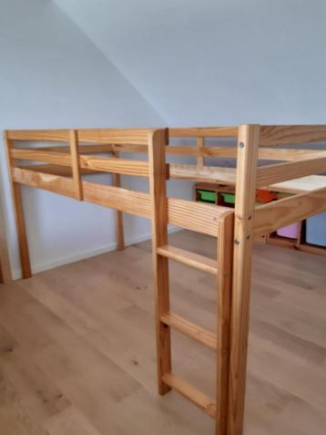 halfhoogslaper hout beschikbaar voor biedingen
