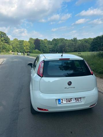 Fiat Punto uit 2012, Auto's, Fiat, Stof, Zwart, Wit, 5 deurs