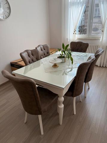 Table de salle à manger  beschikbaar voor biedingen