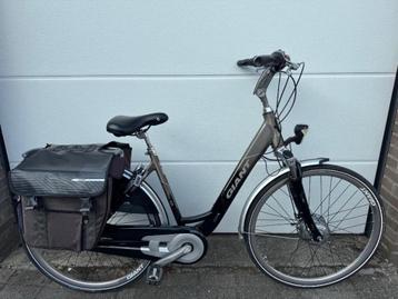 Nette Giant Twist elektrische fiets, in goede staat, twee ac beschikbaar voor biedingen