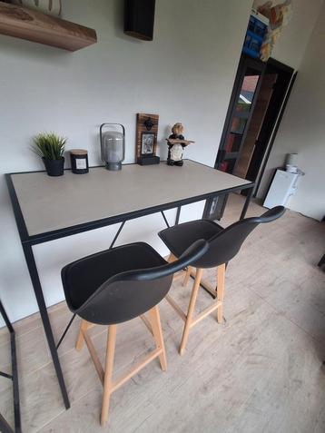 Bar tafel !! beschikbaar voor biedingen