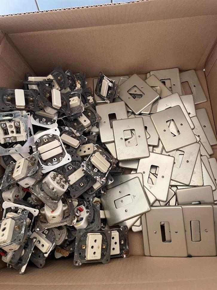 Bticino magic vintage aluminium, Doe-het-zelf en Bouw, Elektriciteit en Kabels, Gebruikt, Ophalen of Verzenden