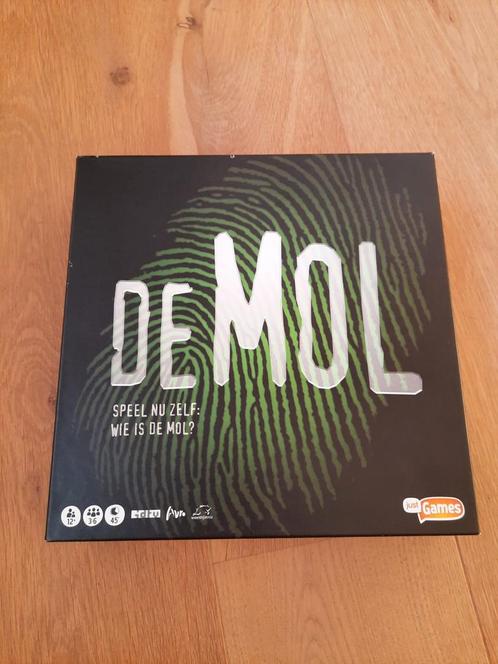 Gezelschapsspel De Mol • Just Games • 12+, Hobby en Vrije tijd, Gezelschapsspellen | Bordspellen, Zo goed als nieuw, Drie of vier spelers