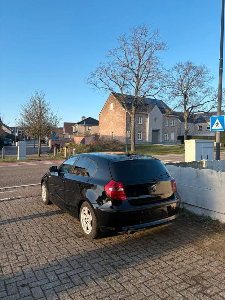 Bmw 116i 2010 pre-LCI, Auto's, BMW, Particulier, 1 Reeks, Benzine, Euro 5, Stadsauto, 5 deurs, Handgeschakeld, Zwart, Zwart, Stof