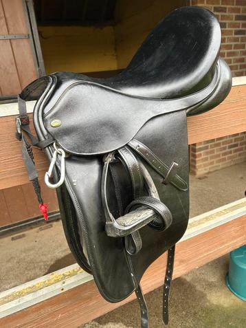 Dressuurzadel beschikbaar voor biedingen