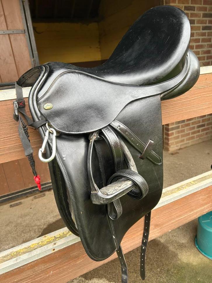 Dressuurzadel, Dieren en Toebehoren, Paarden en Pony's | Zadels, Gebruikt, Dressuur, Ophalen