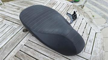 Vespa sprint S 50cc - Zadel / buddyseat (geen slot/ sluiting beschikbaar voor biedingen
