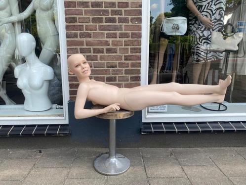Liggende New John Nissen Mannequins etalagepop paspop kind, Kinderen en Baby's, Overige Kinderen en Baby's, Ophalen of Verzenden