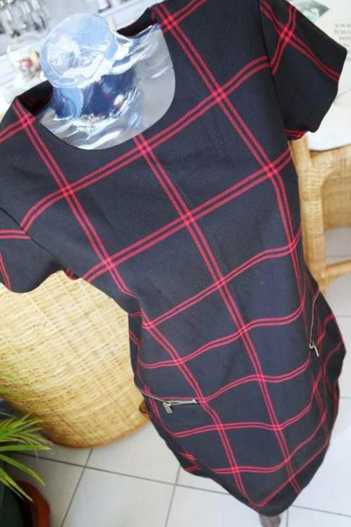 bijzonder creatief zwart leuke jurk, Kleding | Dames, Jurken, Zo goed als nieuw, Maat 38/40 (M), Zwart, Onder de knie, Ophalen of Verzenden