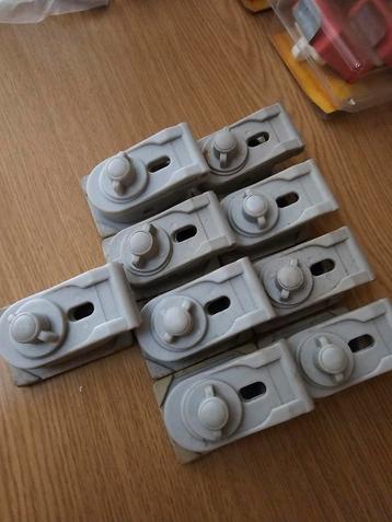 Dorema Quick Lock voortentclips en nog 1 set van ander merk beschikbaar voor biedingen