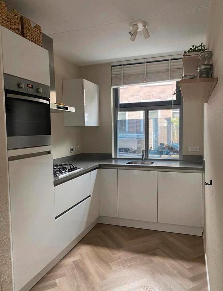 Nette Hoogglans Hoekkeuken + Apparatuur GEDEMONTEERD, Huis en Inrichting, Keuken | Complete keukens, Hoekkeuken, Wit, Greeploos