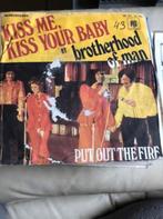 7" Brotherhood of Man, Kiss me kiss your baby, Cd's en Dvd's, Vinyl | Pop, 1960 tot 1980, Ophalen of Verzenden, Zo goed als nieuw